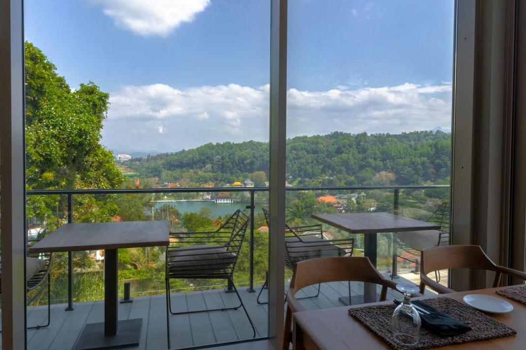 Hotel Rivora Heights Kandy Exterior foto